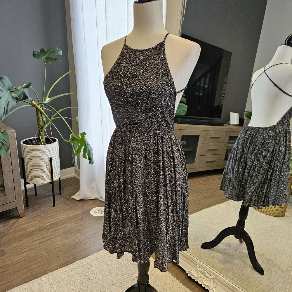 Backless dress